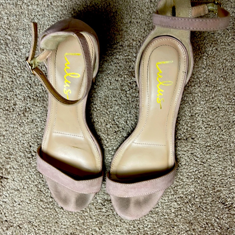 Lulus open toed sandals in size 7.5, light pink